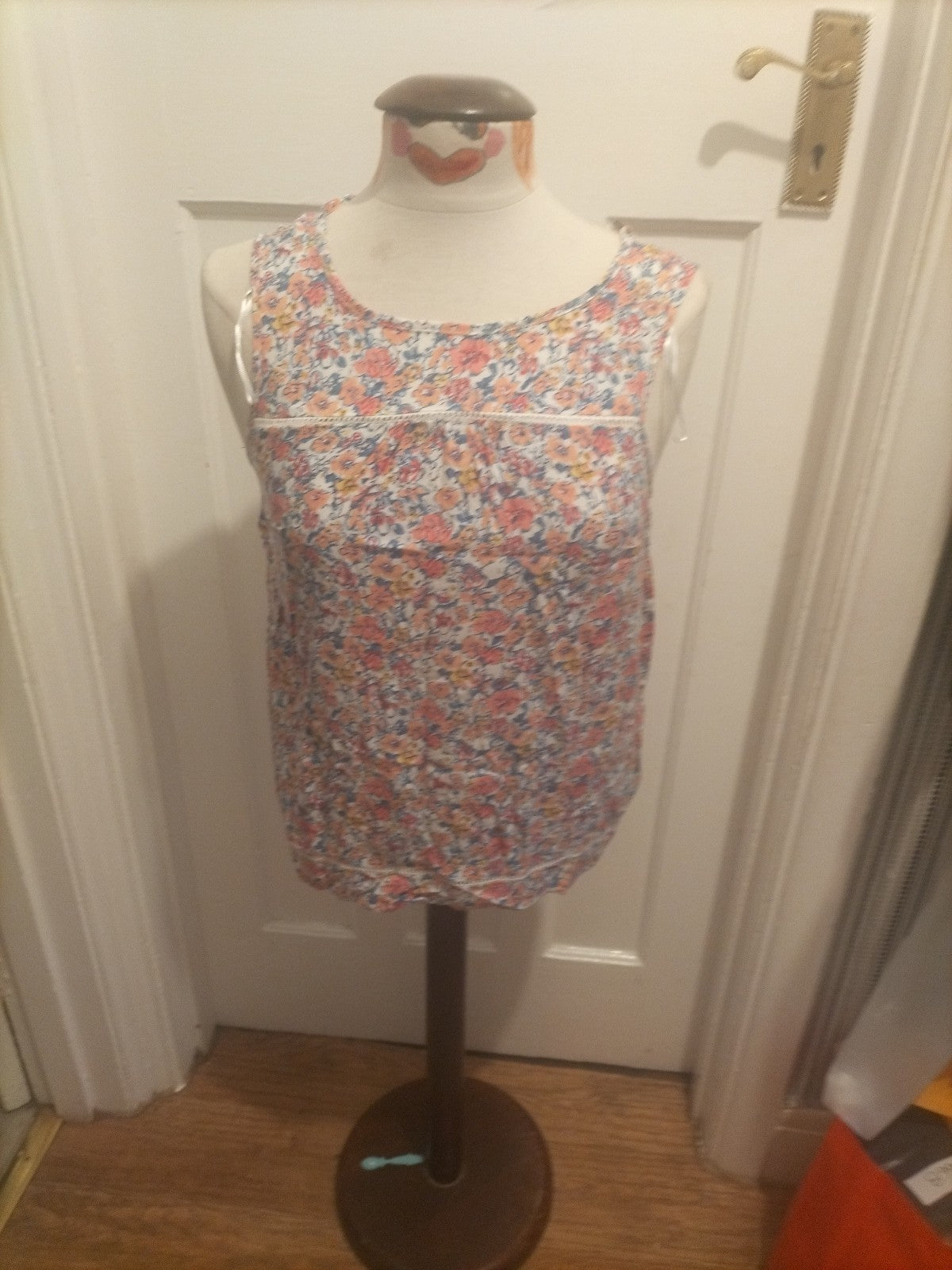 Ladies F&F Size 8 Multicoloured Floral Sleeveless Tank Tshirt