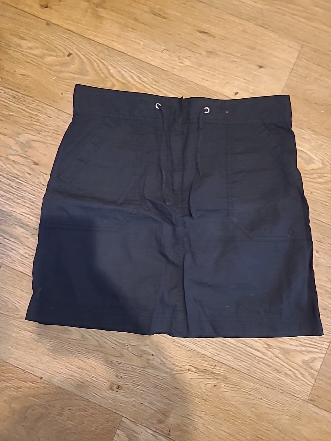 Ladies Denim&Co Size 8 Black Knee Length Skirt