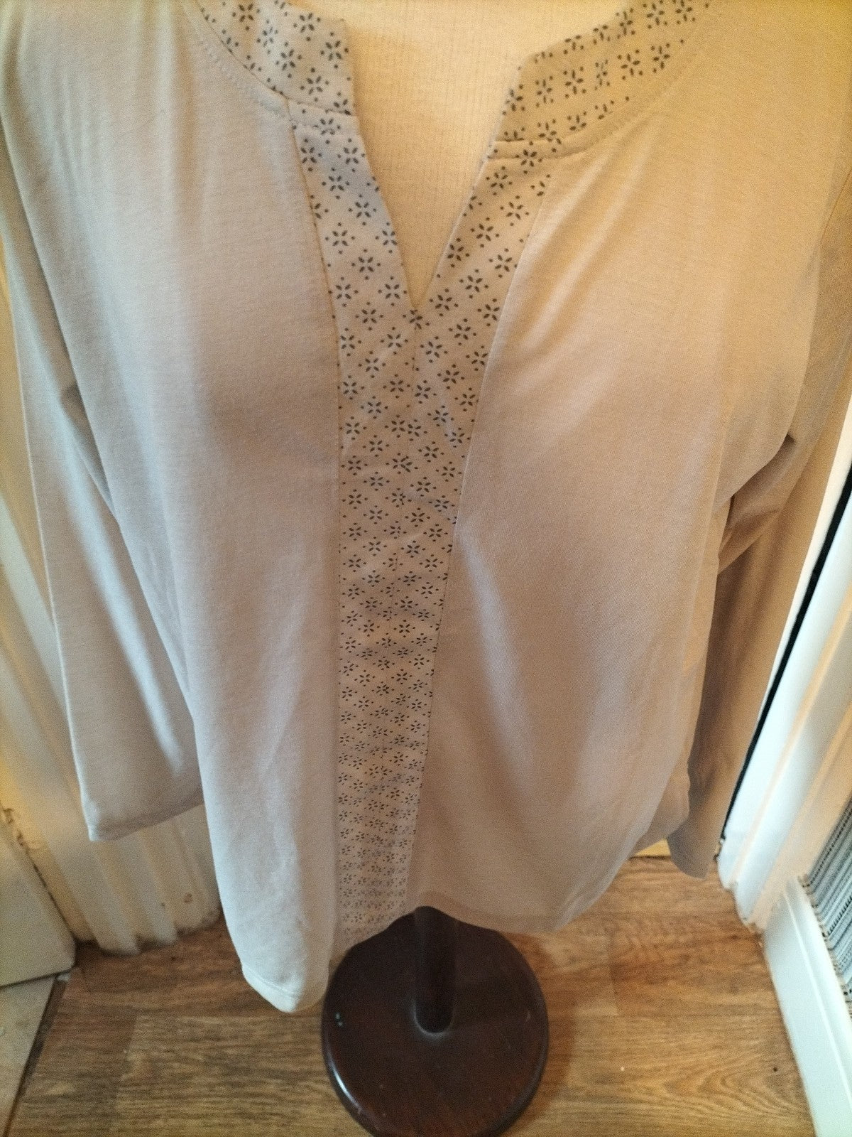 Ladies Be Lucky Size Large Beige Long Sleeved Blouse