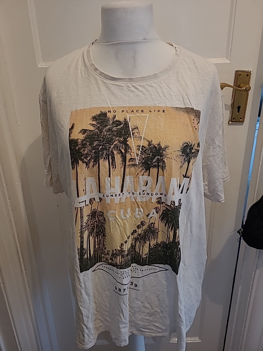 Mens Tu Size 2XL White "Cuba" Short Sleeved Printed Tshirt