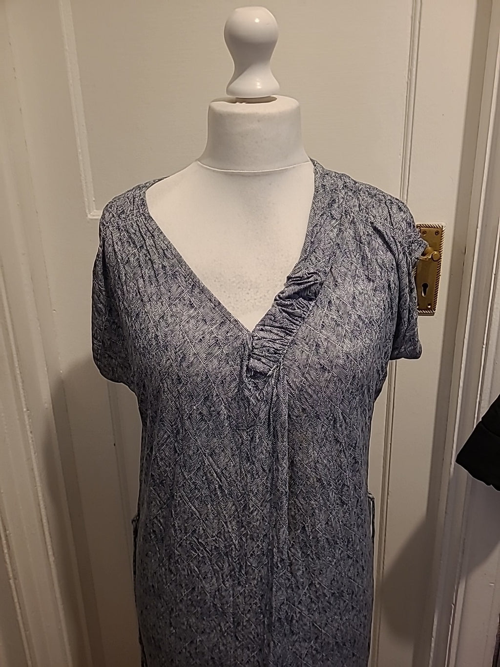 Ladies Crew Clothing Size 14 Grey/Black V Neck Short Sleeved Dress