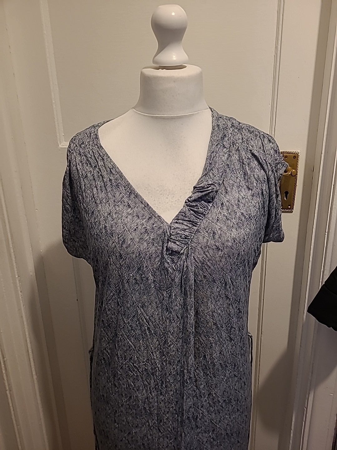 Ladies Crew Clothing Size 14 Grey/Black V Neck Short Sleeved Dress