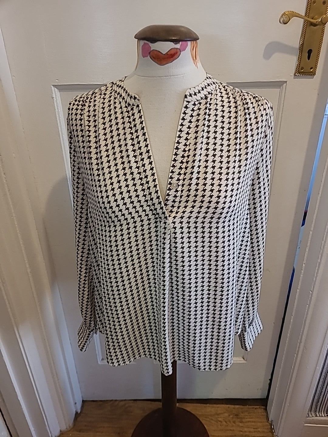 Ladies Primark Size 6 Ivory Black Long Sleeved Blouse