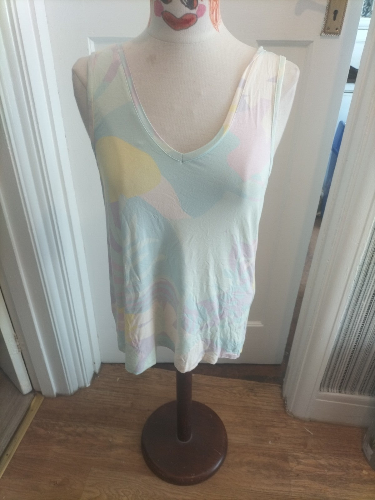 Ladies Tu Size 10 Yellow/purple Sleeveless Tshirt