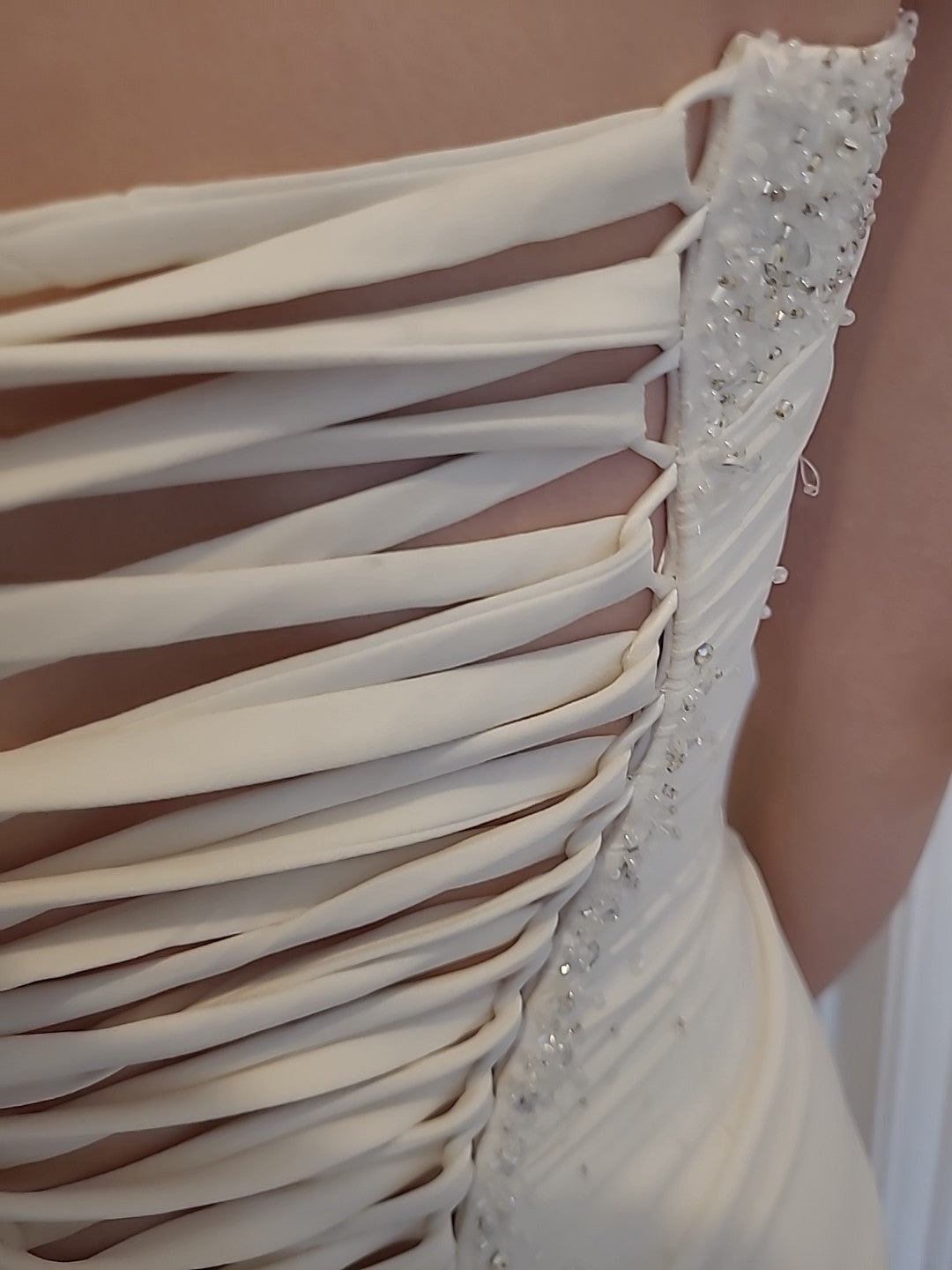 Ladies Wedding Gown Size 8 D'ZAGE Pale Ivory & Sequins