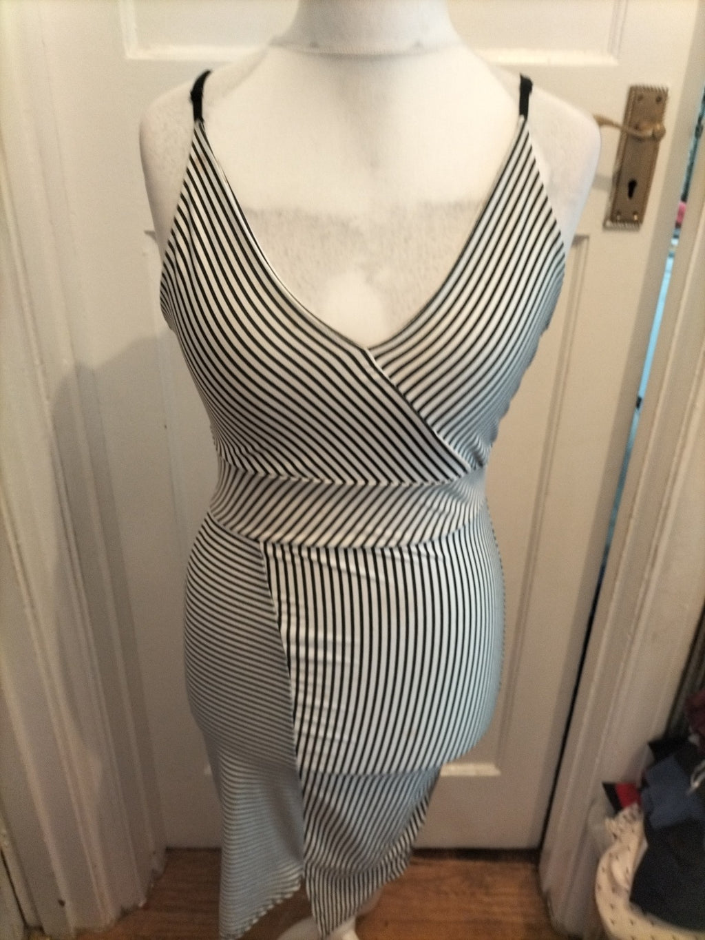 Ladies Missi London Size 10 Black Striped Sleeveless Dress