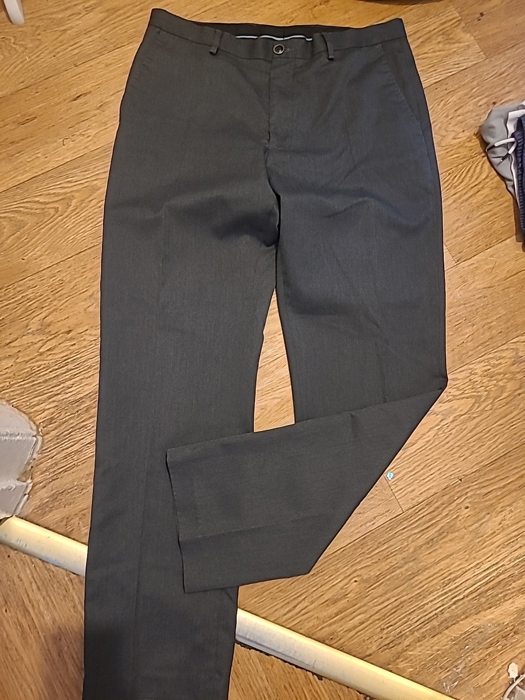 Mens Marc Anthony Size 33x32 Grey Slim Fit Trousers