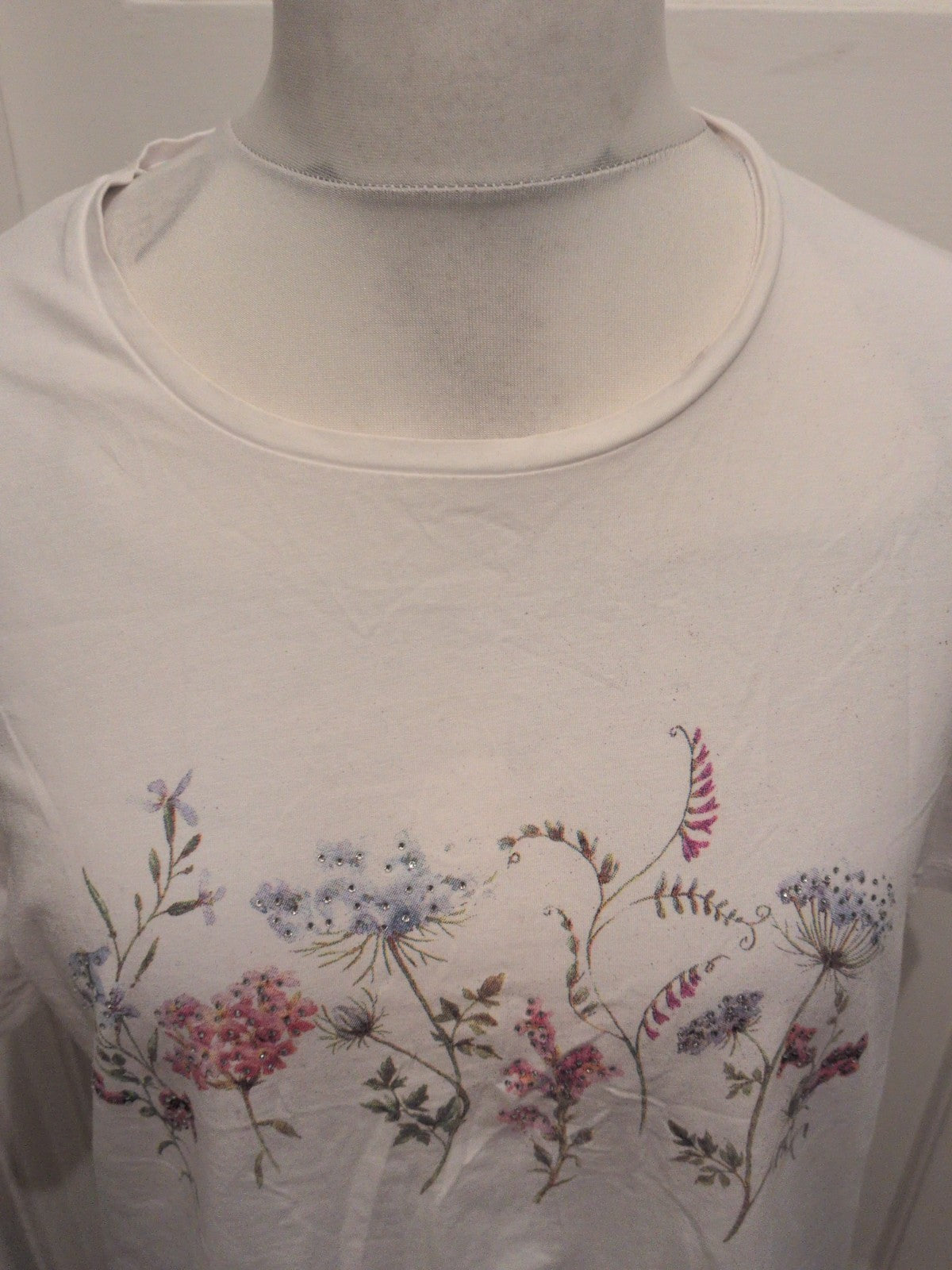 Ladies First Avenue Size XL White Short Sleeve Floral T-shirt