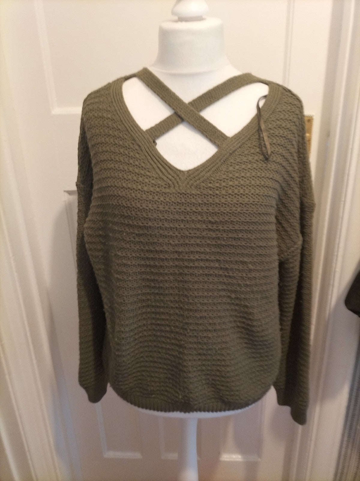 Ladies Primark Size Large 14-16 Deep Khaki V Neck Long Sleeved Jumper