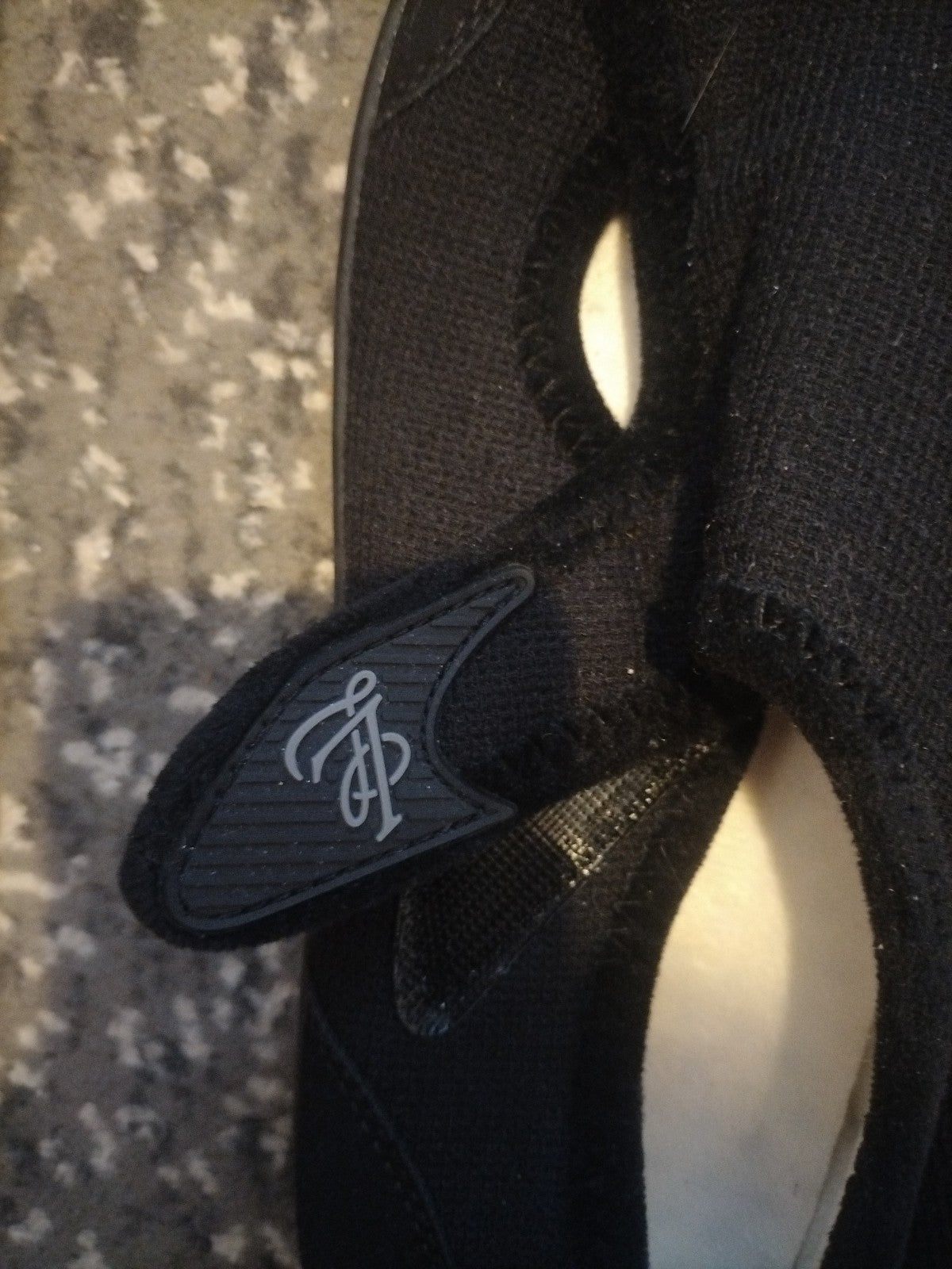 Ladies Black Slip On Slippers Size 6