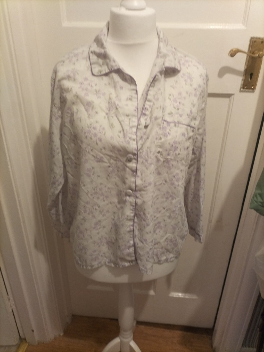 Ladies Marlon Size 16-18 White And Purple Floral Pyjama Top