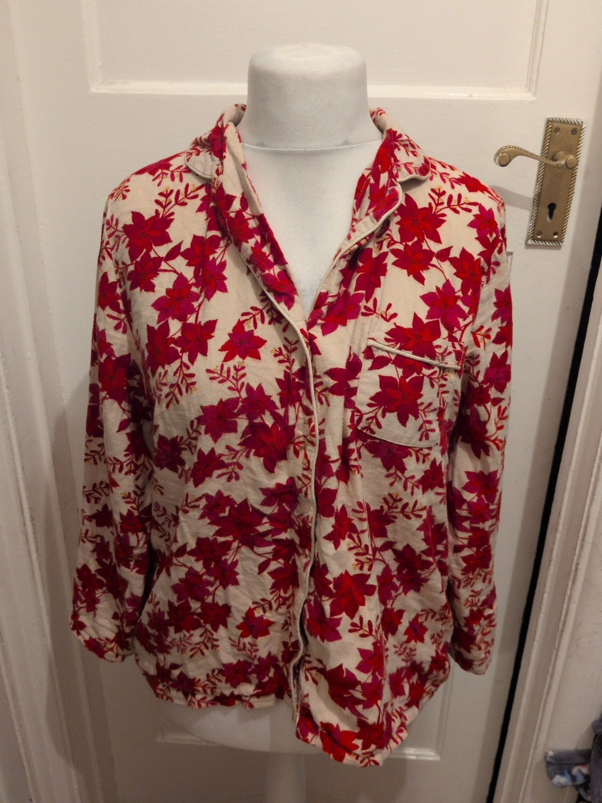 Ladies Tu 16 Red Floral Buttoned Collared Blouse