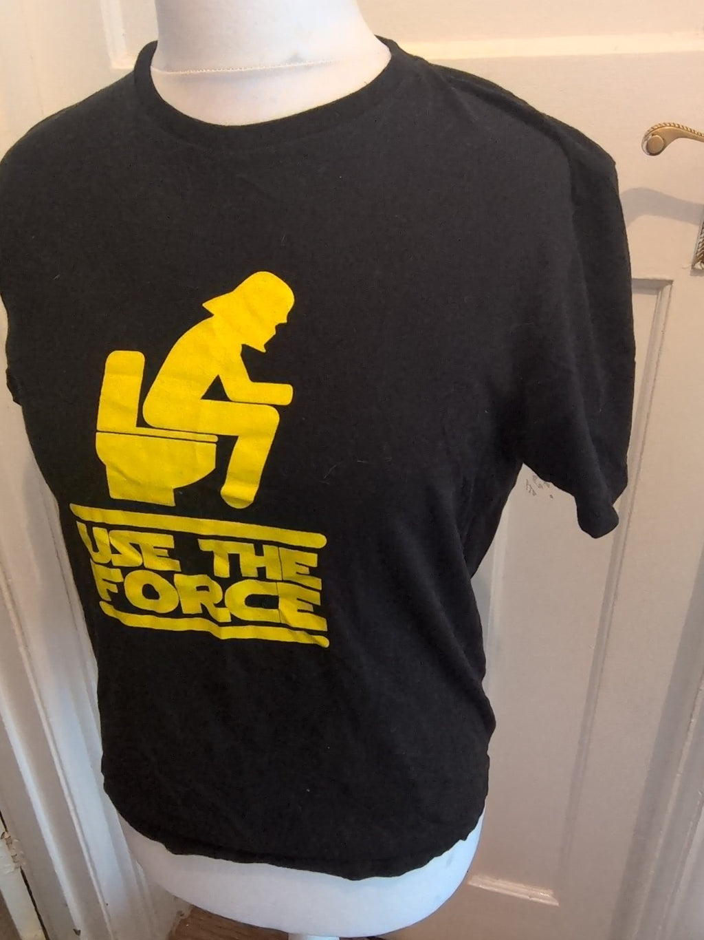 Gildan Medium Black And Yellow Printed Toilet T-shirt