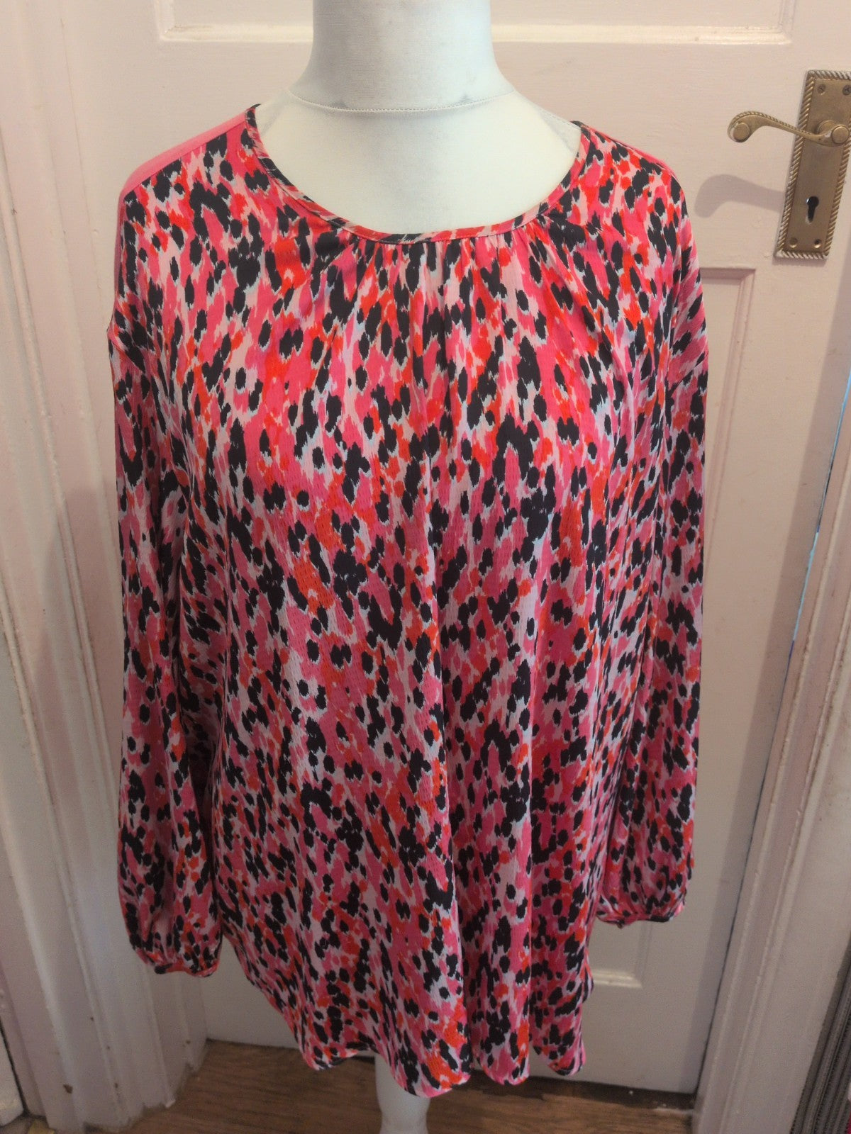 Ladies M&S Collection Size 20 Pink Patterned Long Sleeve Blouse