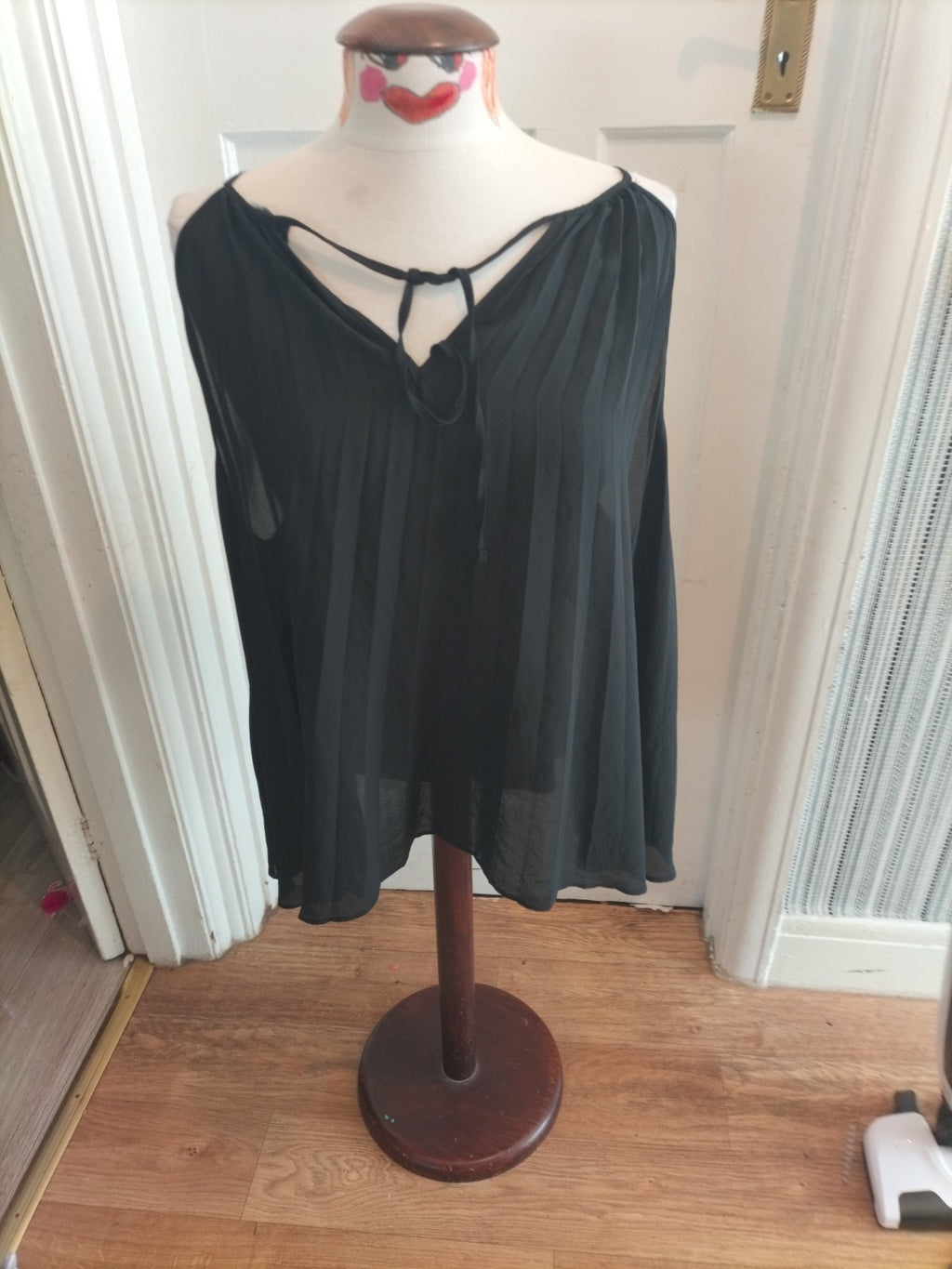 Ladies George Size 18 Black Sleeveless Flowy Blouse