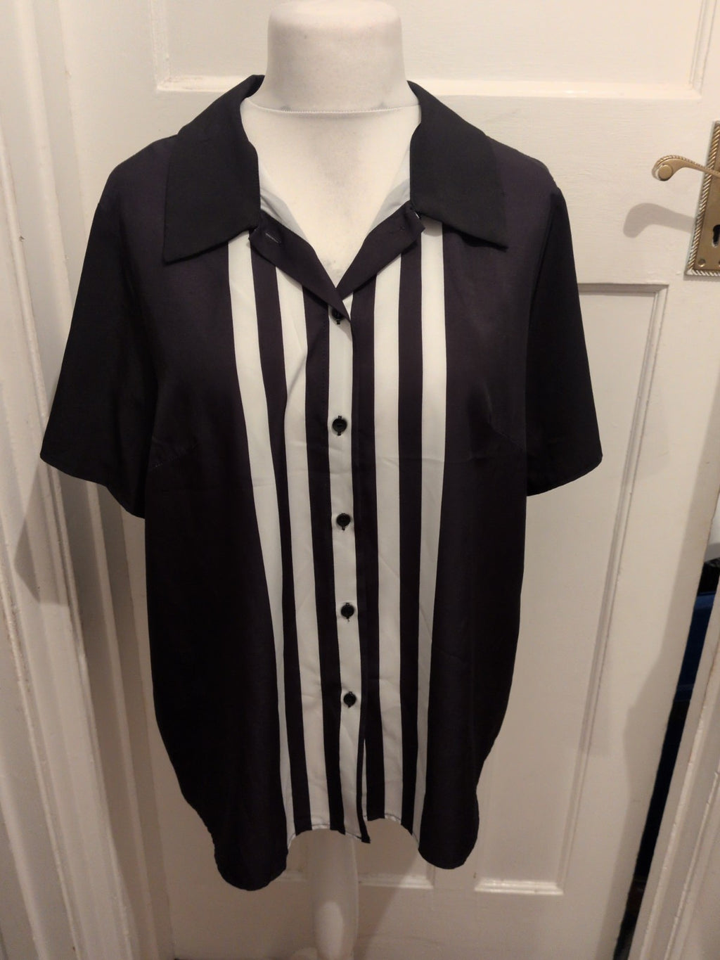 Large Black With White Short Sleeve Shirt
