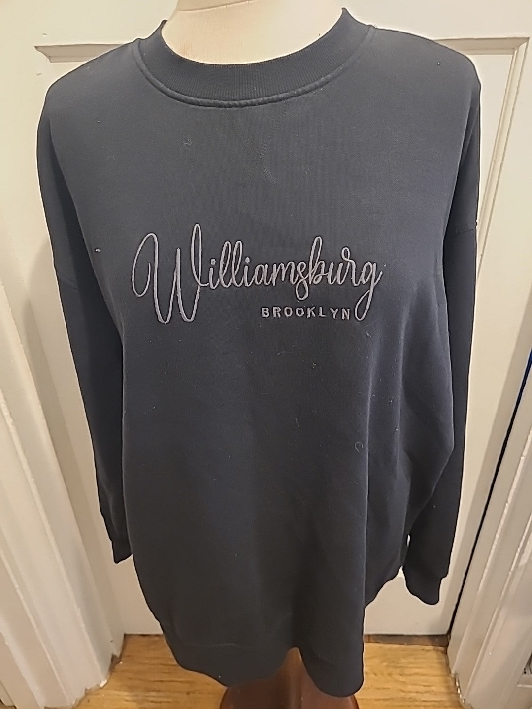 Mens Tu Size Medium Long Sleeved Black Sweatshirt
