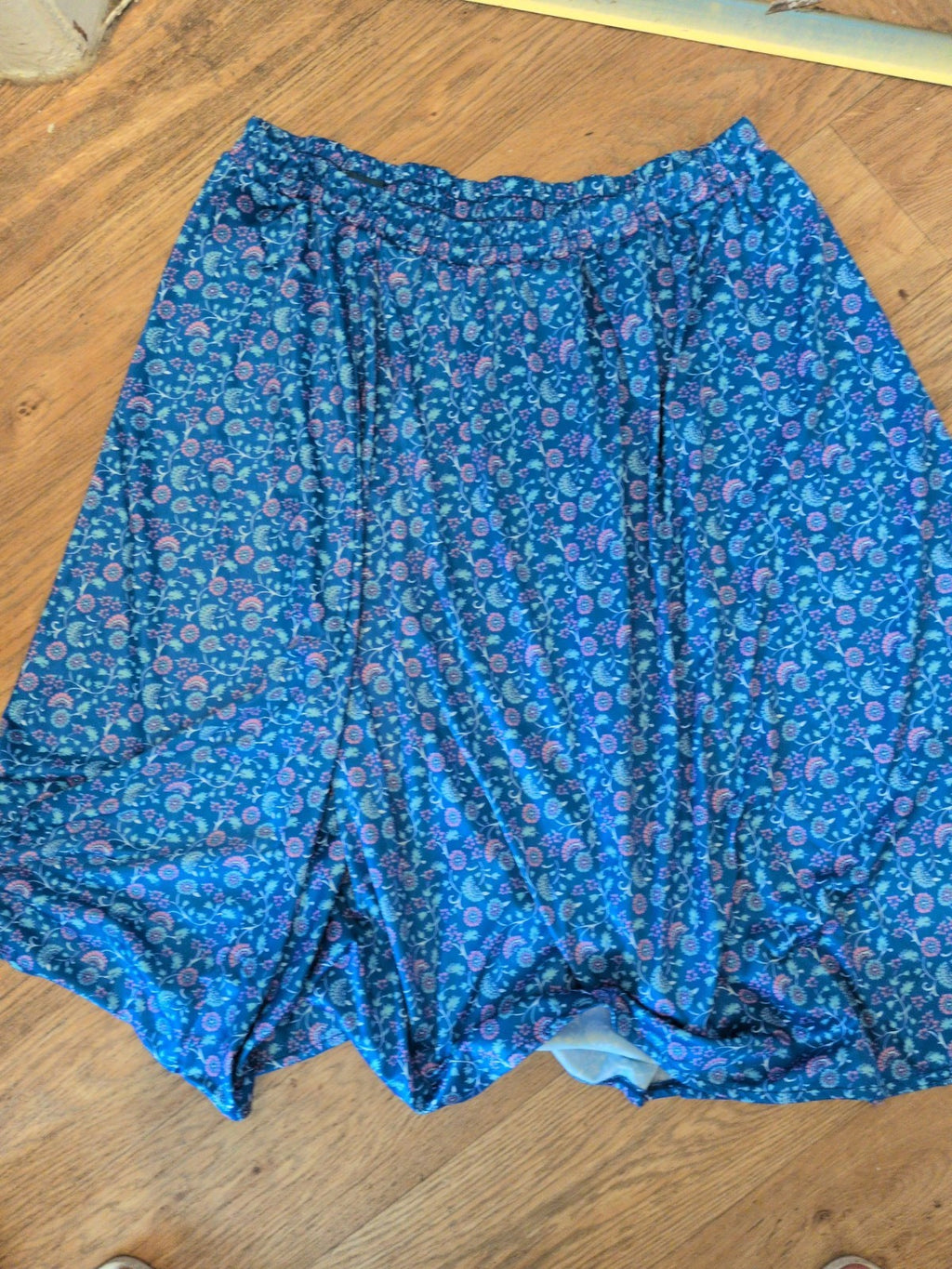 Ladies Size 20 Blue Pattern Elasticated Flare Skirt Midi