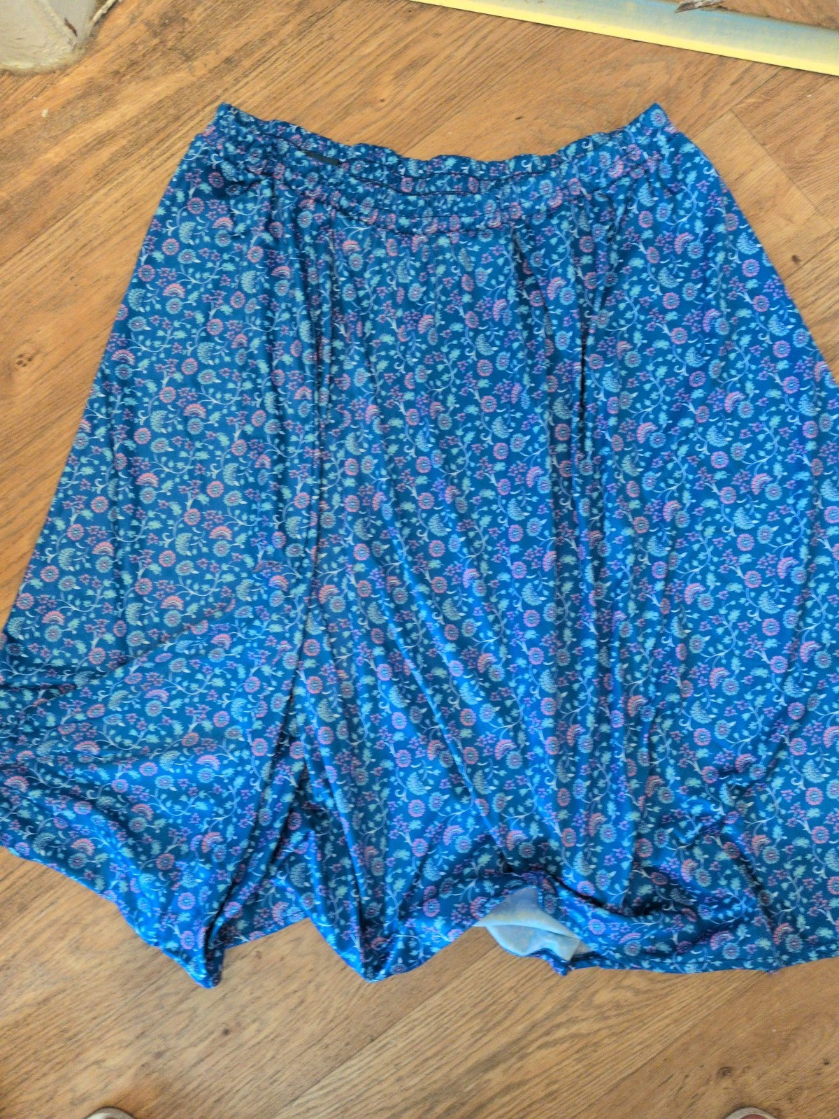 Ladies Size 20 Blue Pattern Elasticated Flare Skirt Midi
