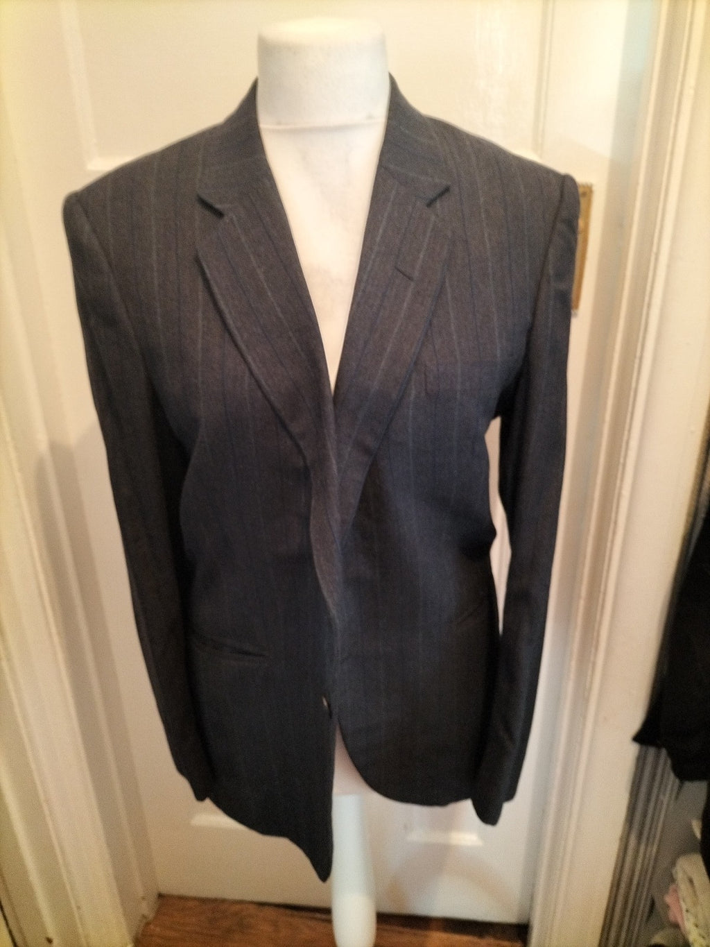Mens Size XL Grey With Pinstripe Blue Lined Padded Blazer