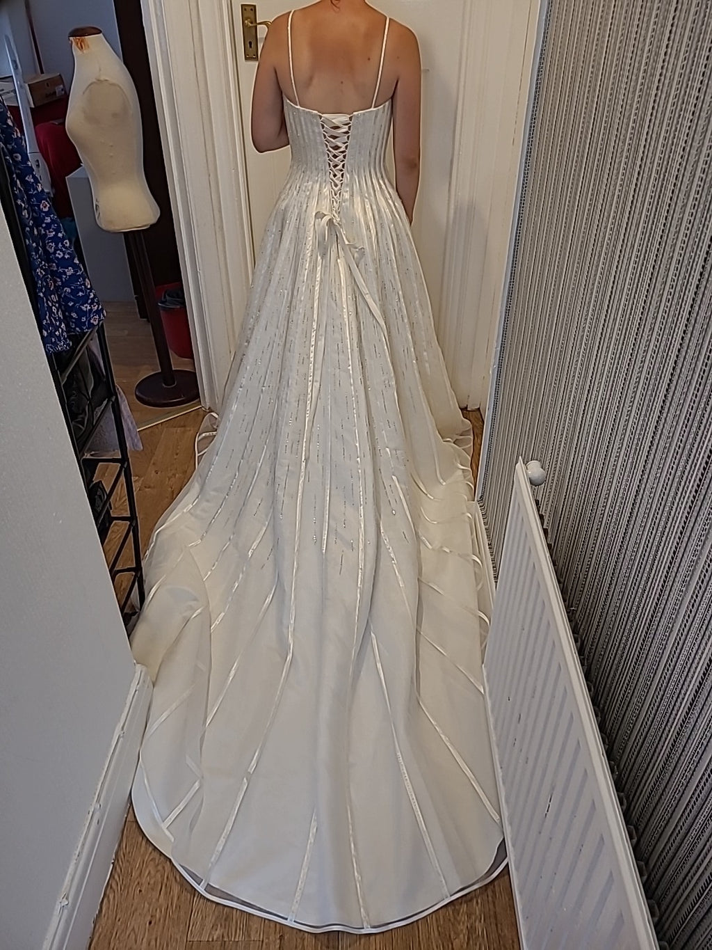 Ladies Wedding Gown Size 12 Benjamin Roberts Pale Ivory Beading/sequins
