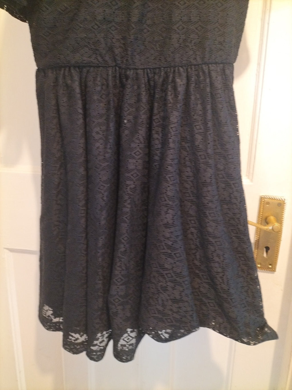 Ladies Size 10 Black Lace Style Short Sleeved Dress
