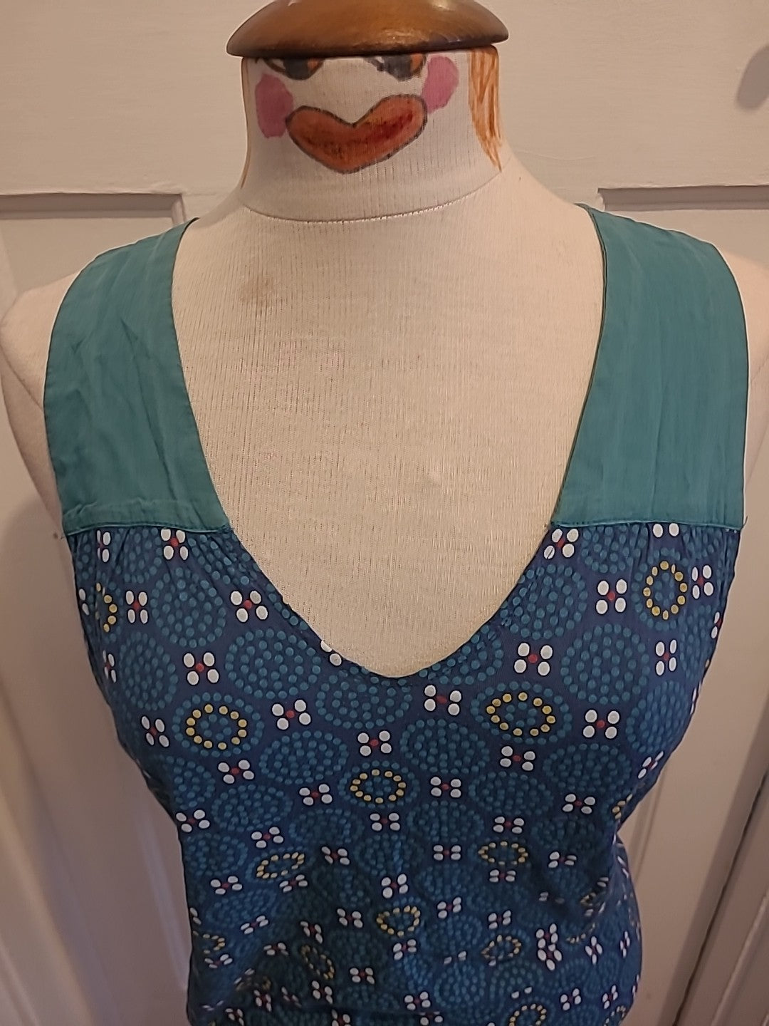 Ladies St-Martins Size Large Multi Sleeveless Blouse