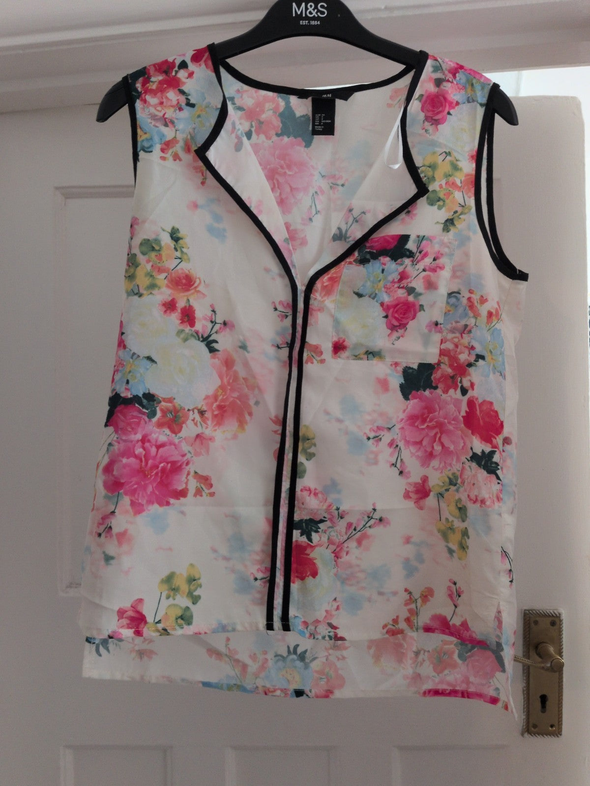 H&M 8 Multicoloured Floral Sleeveless Blouse