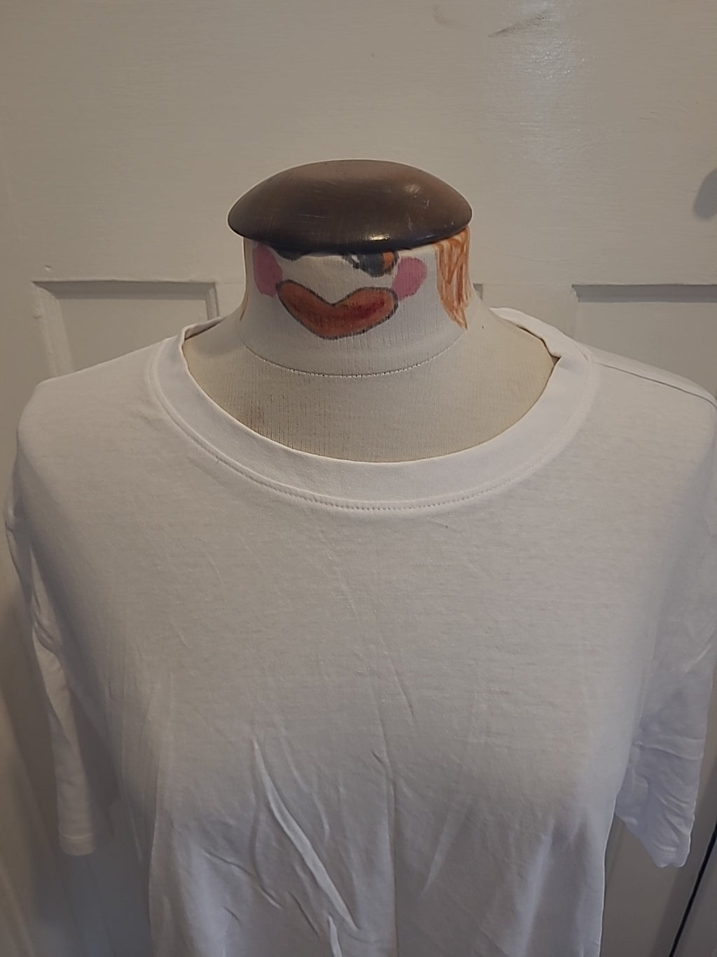 Mens Primark Size XL Regular Fit Whiye Round Neck Tshirt