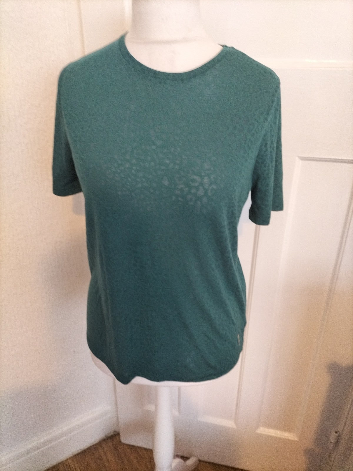 Ladies Tu Size 14 Green Toned Open Back Tshirt Leopard Print