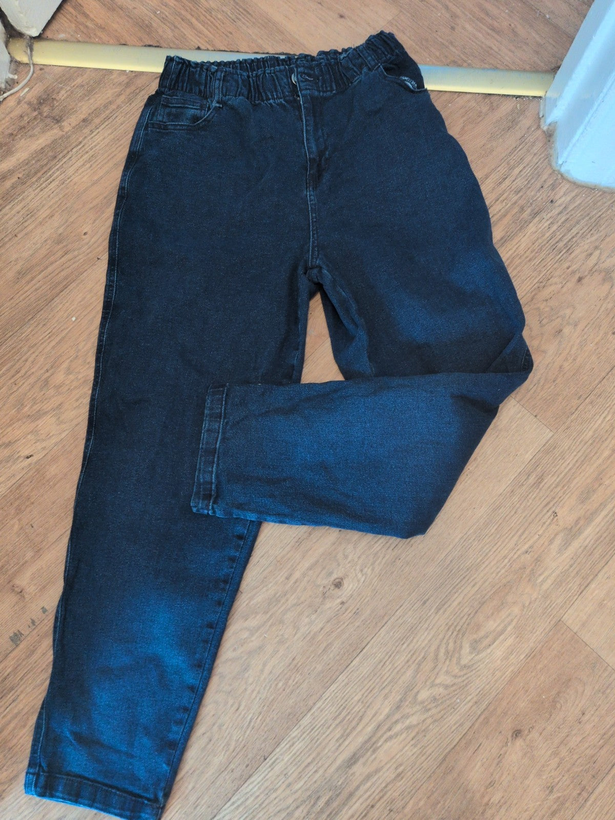 Ladies Beloved Size 8 Dark Blue Stretch Jeans
