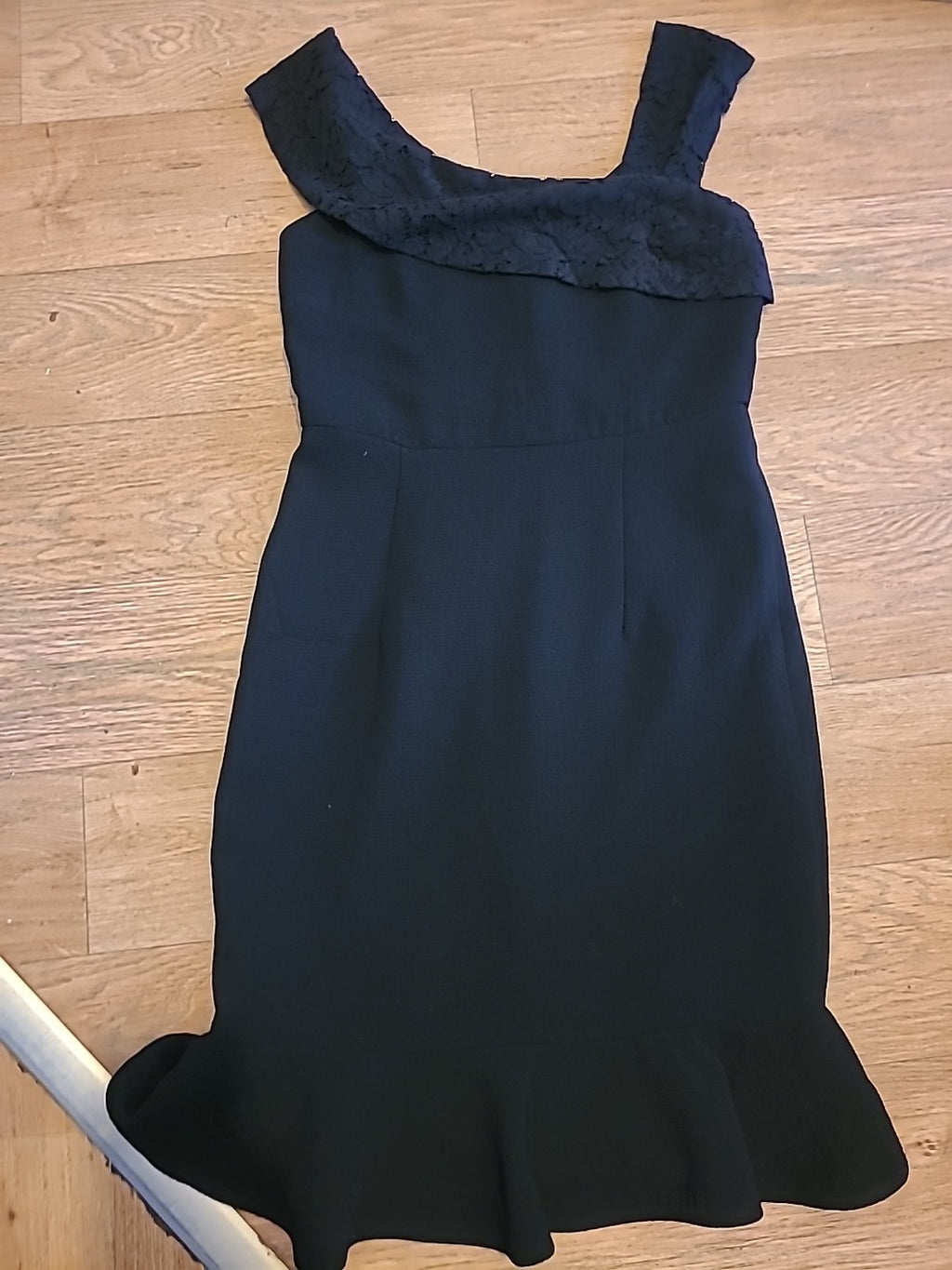 Ladies Nanette Size 6 Black Sleeveless Dress