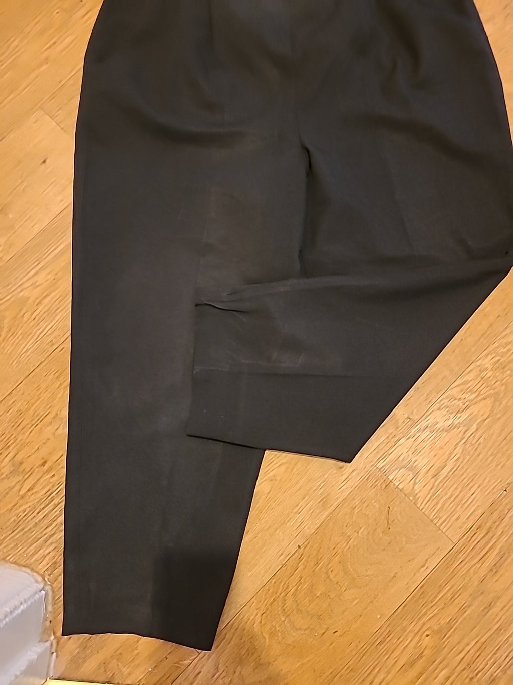 Ladies Design Essentials Size 20 Black Elasticated Trousers