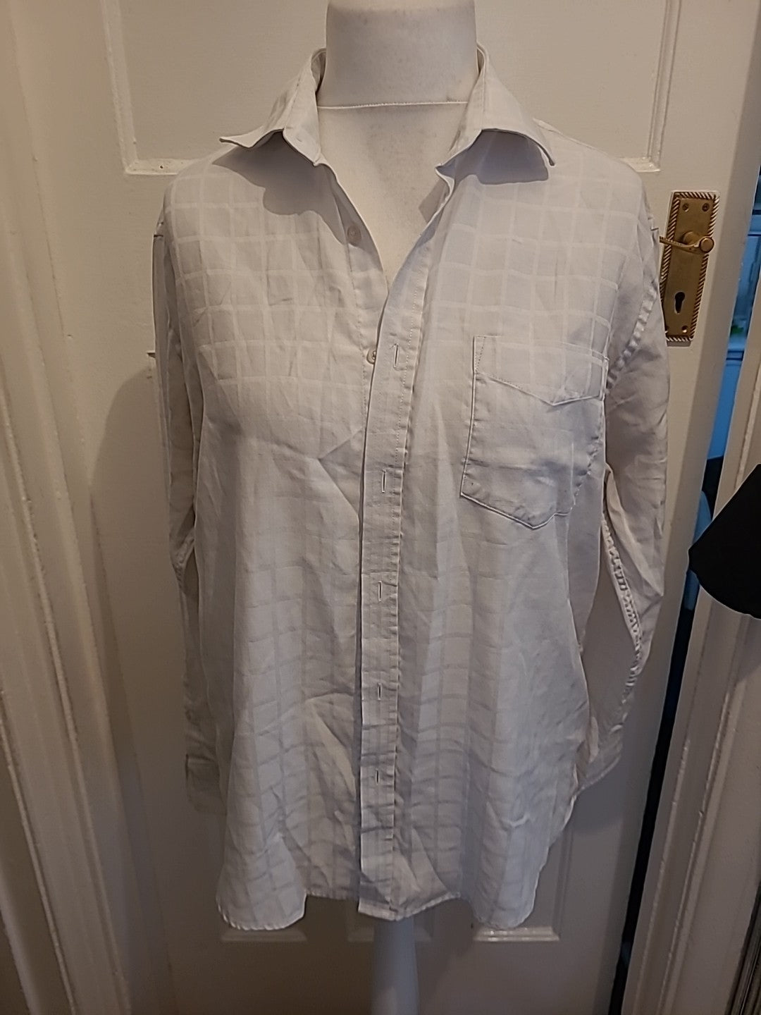 Mens Taylor&Wright Size 16 White Faint Check Long Sleeved Shirt