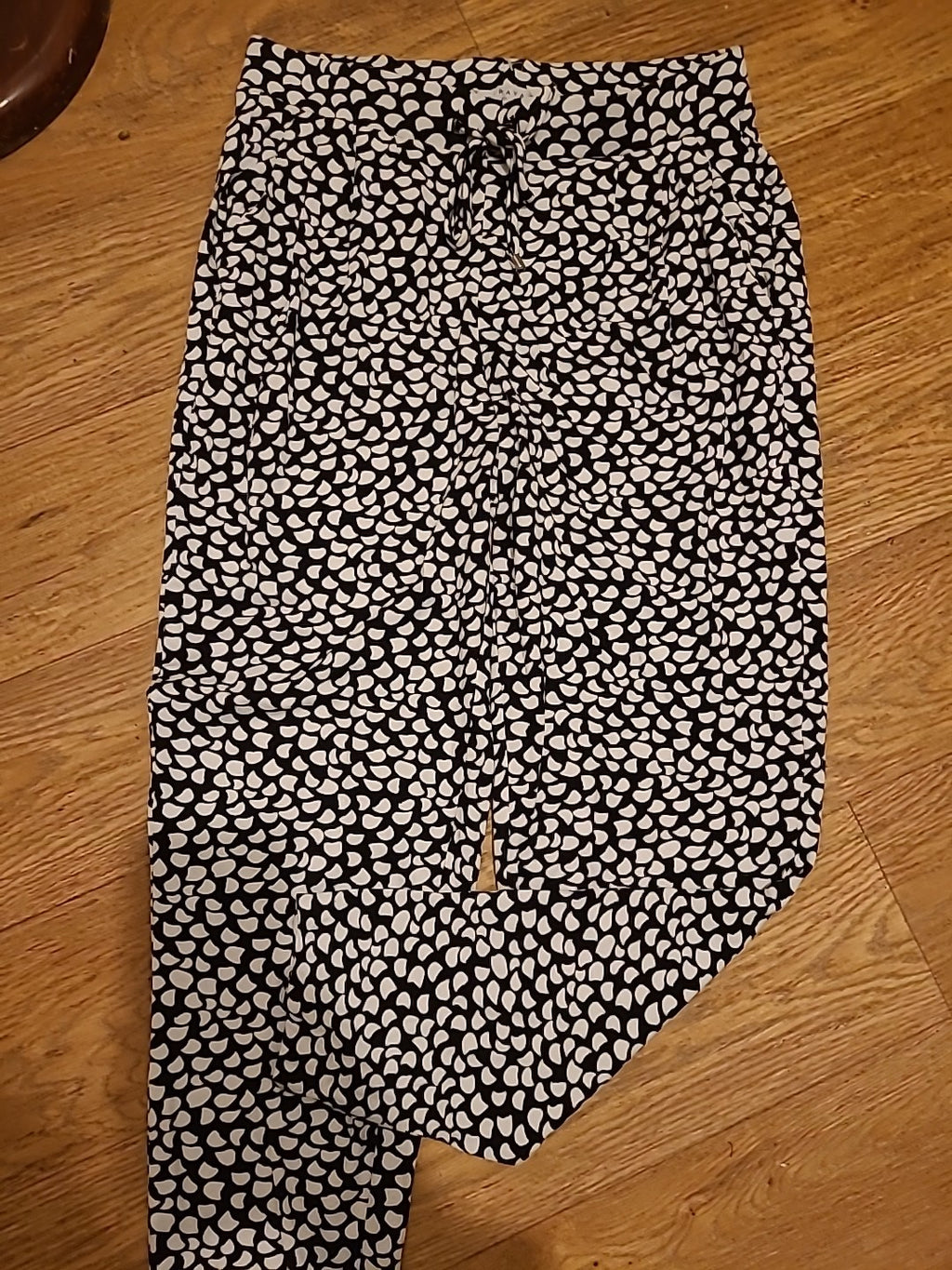 Ladies Papaya Size 10 Black And White Elasticated Leggings