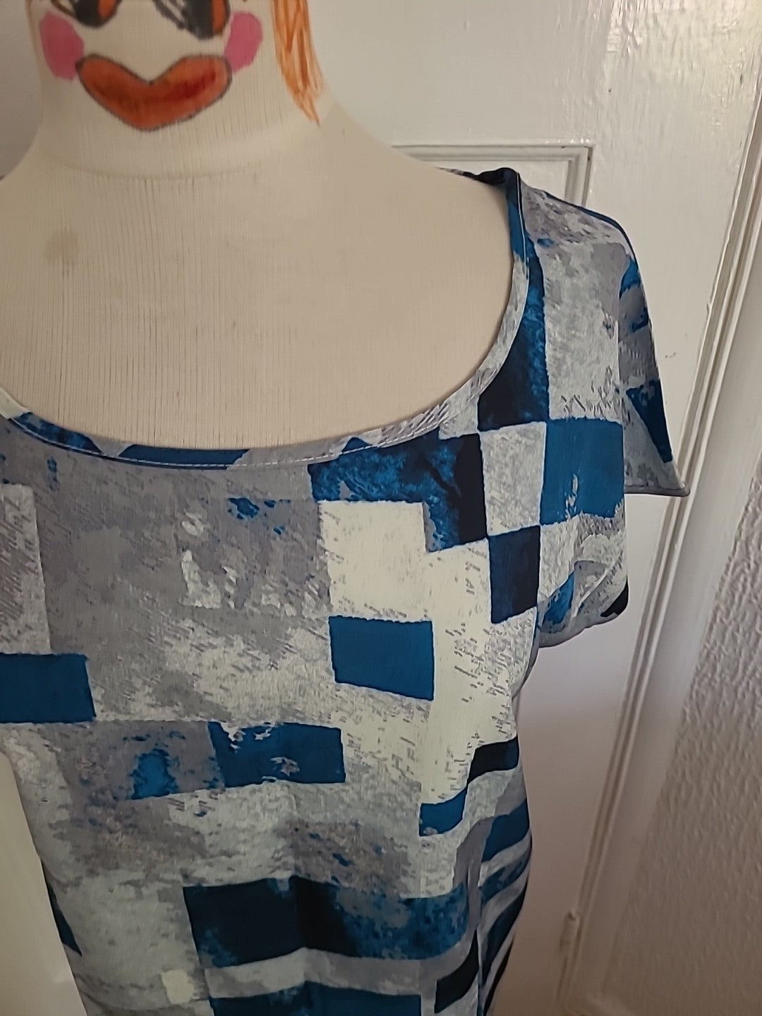 Ladies Size Med Blue/white Top Short Sleeves