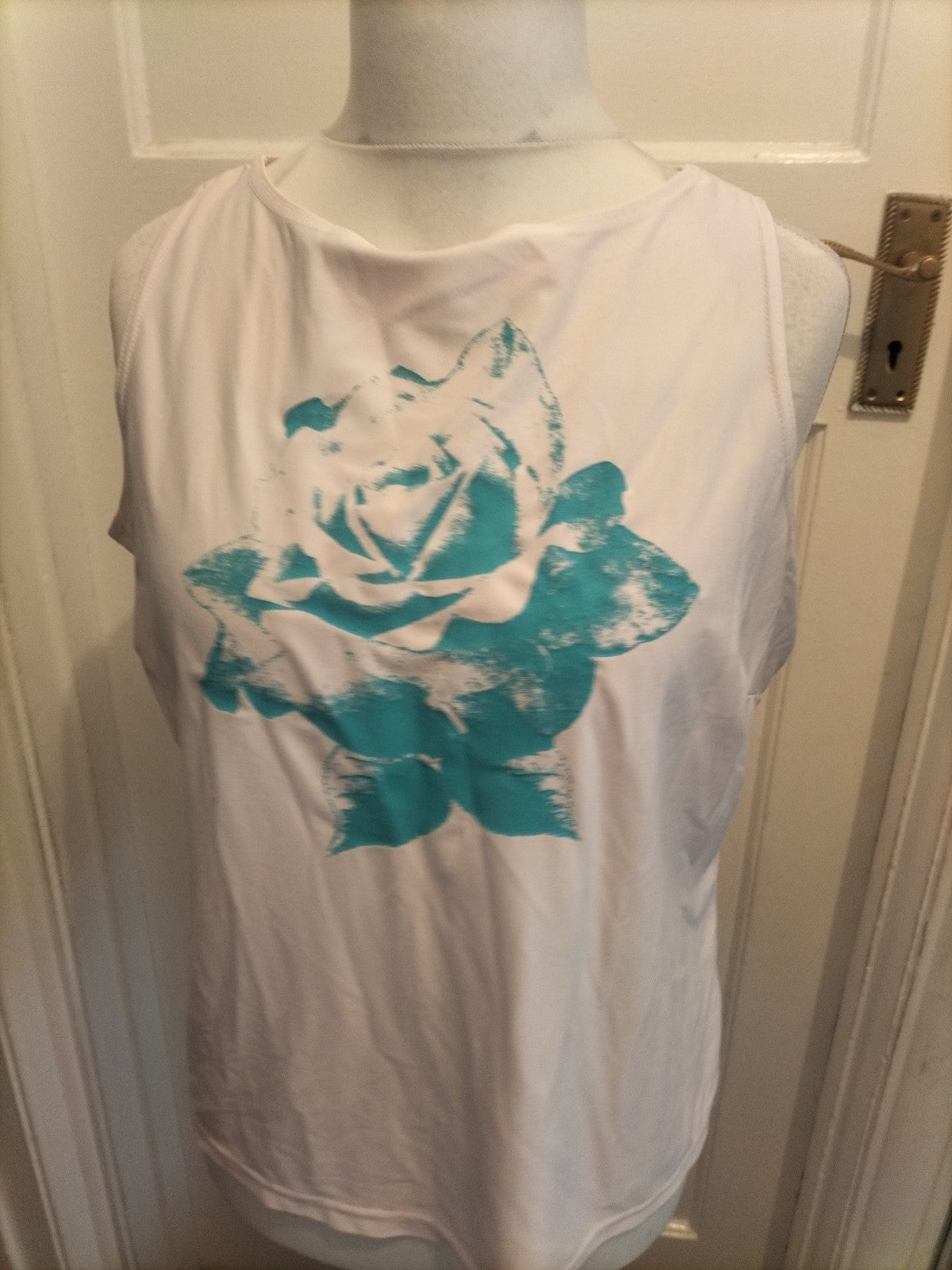 Etam 24 Pale Pink And Blue Rose Sleeveless T-shirt