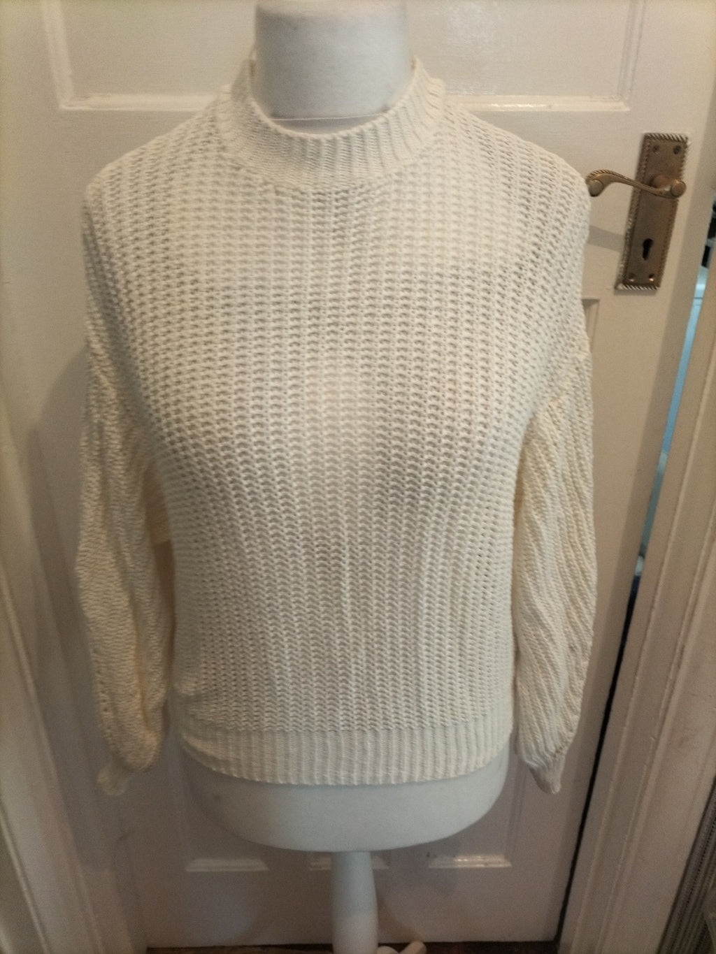 Ladies Pull&Bear Size Small White Knit Jumper