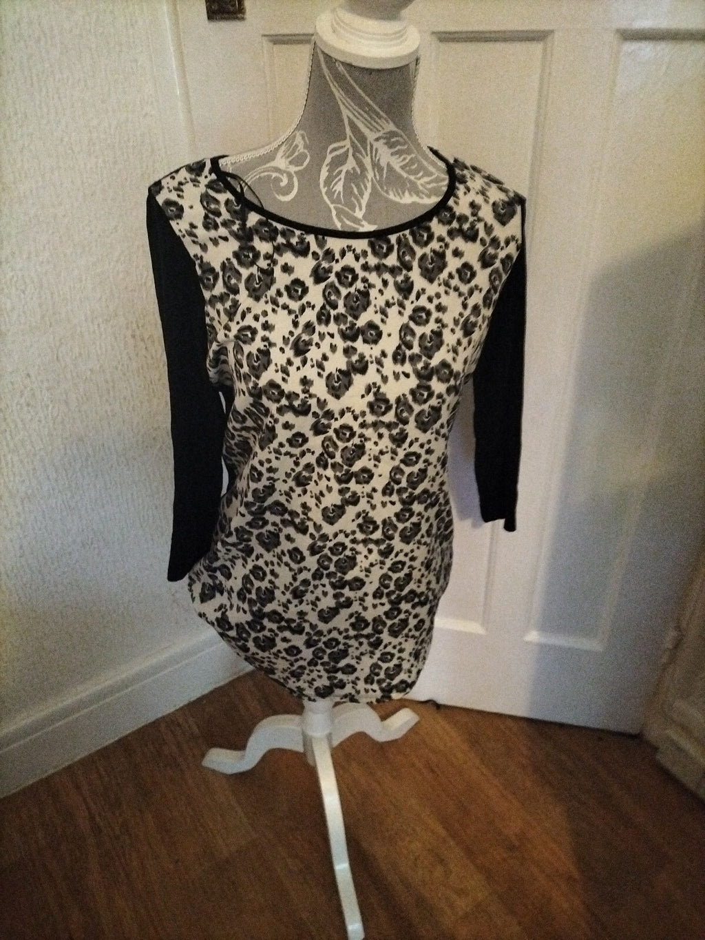 Ladies Papaya 12 Black And Cream Long Sleeve Blouse