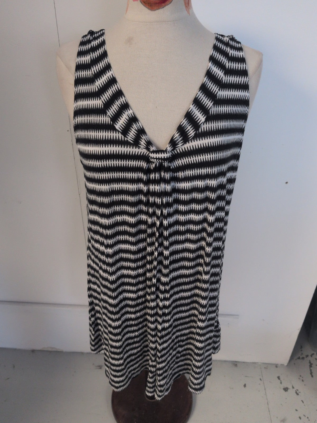 Marks And Spencer 14 Black/White Sleeveless Blouse