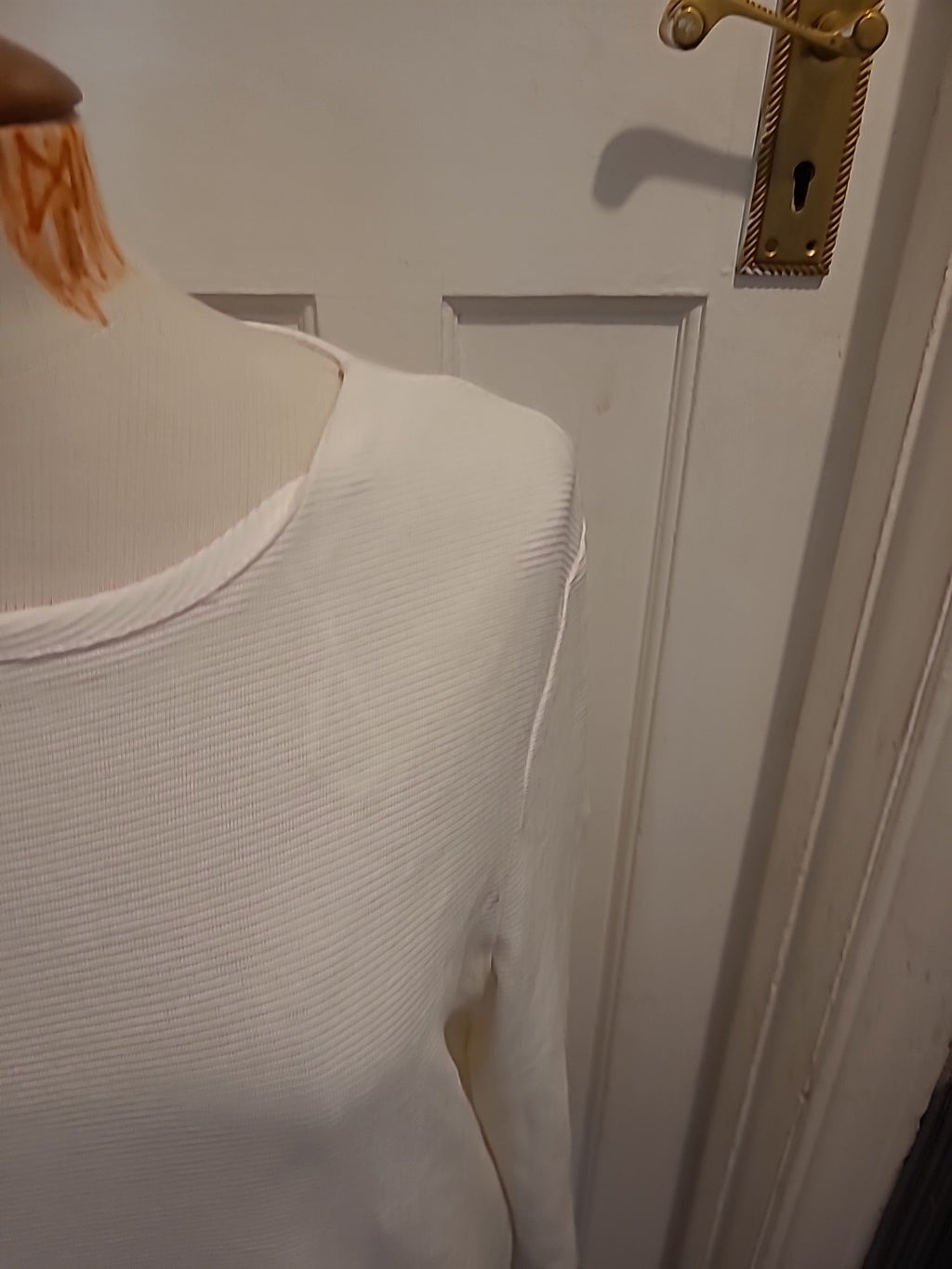 Ladies Bonmarche Size 12 Ivory Long Sleeved Ribbed Tshirt