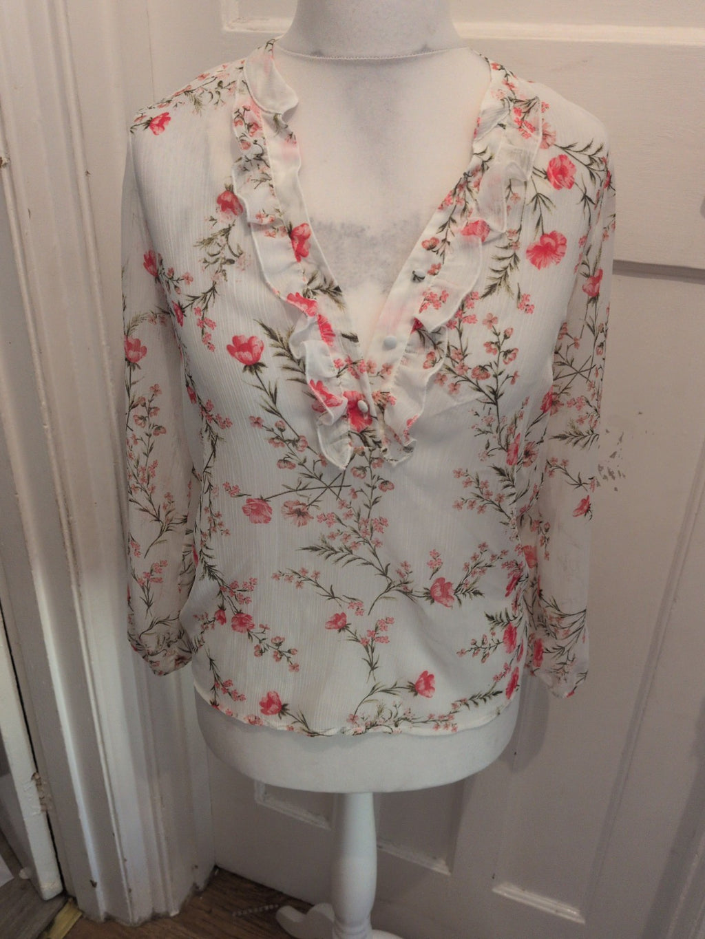8 Ivory And Pink With Green Floral Long Sleeve Blouse