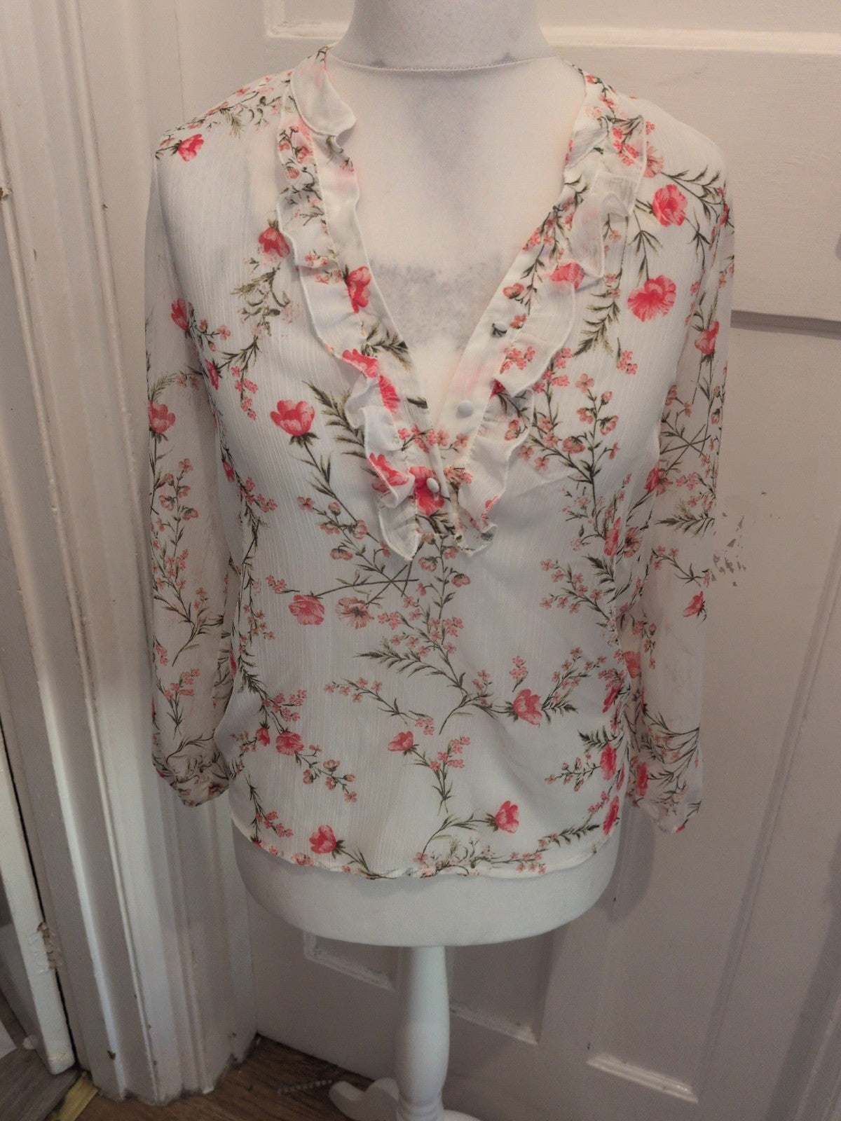 8 Ivory And Pink With Green Floral Long Sleeve Blouse