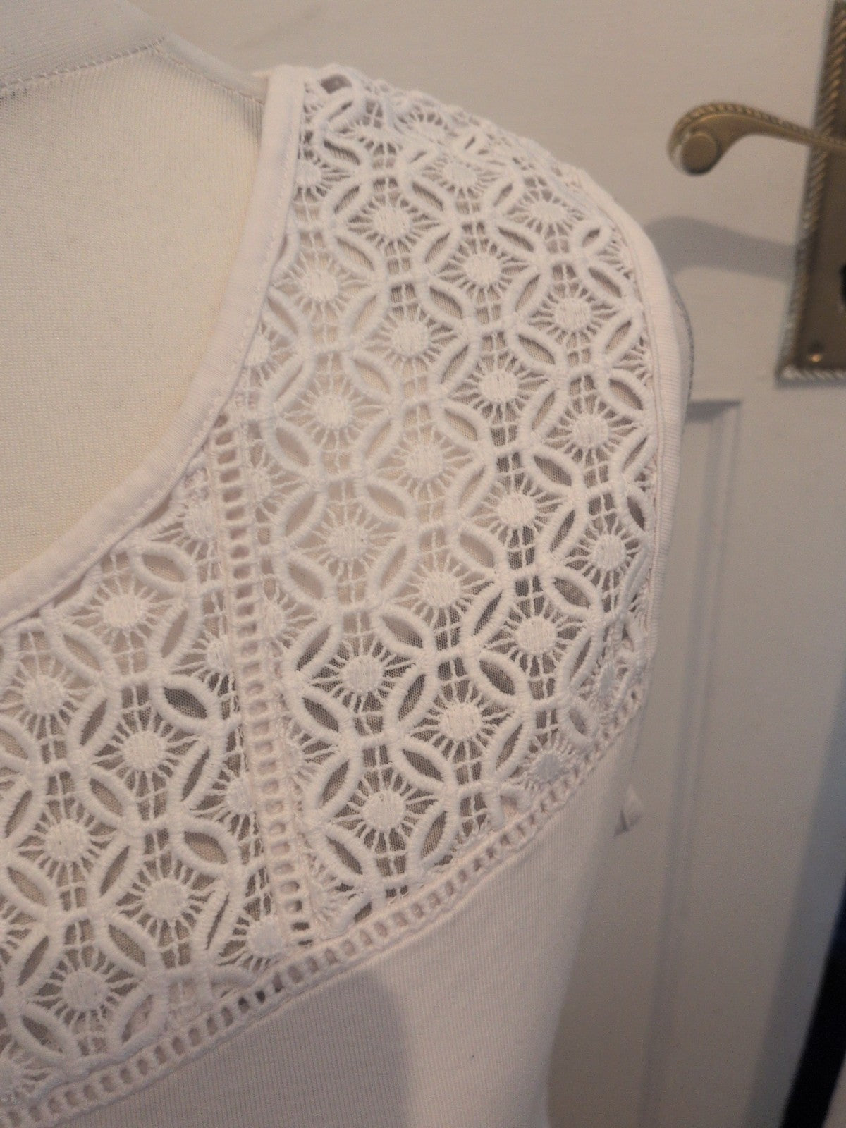 Ladies Sleeveless White Top TU Size 16 Free Delivery