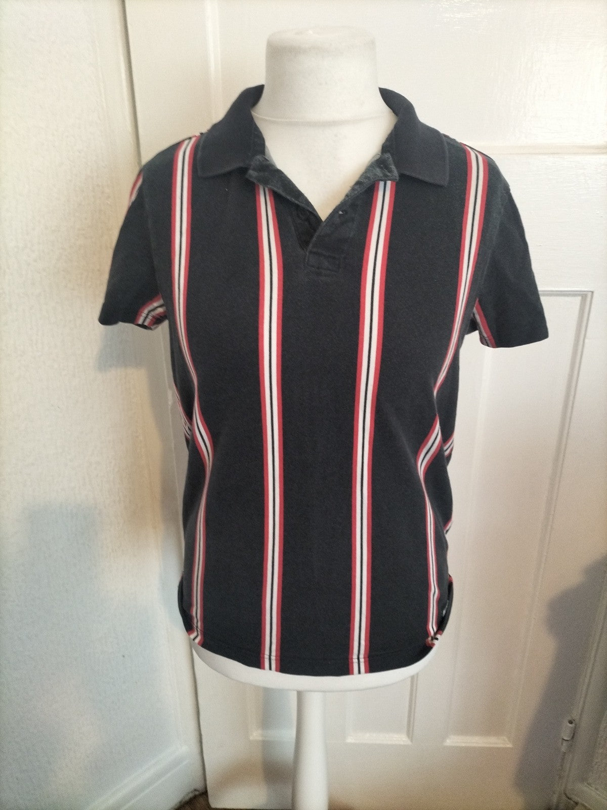 Mens Hollister Size Small Advanced Stretch Black/Red/White Fading Polo
