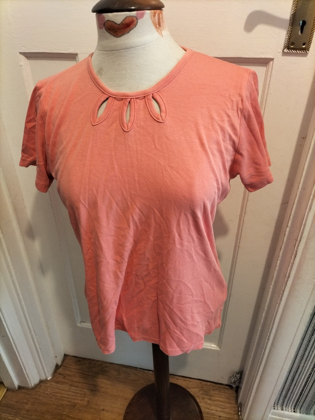Ladies Isle Size 14-16 Salmon Short Sleeved Tshirt