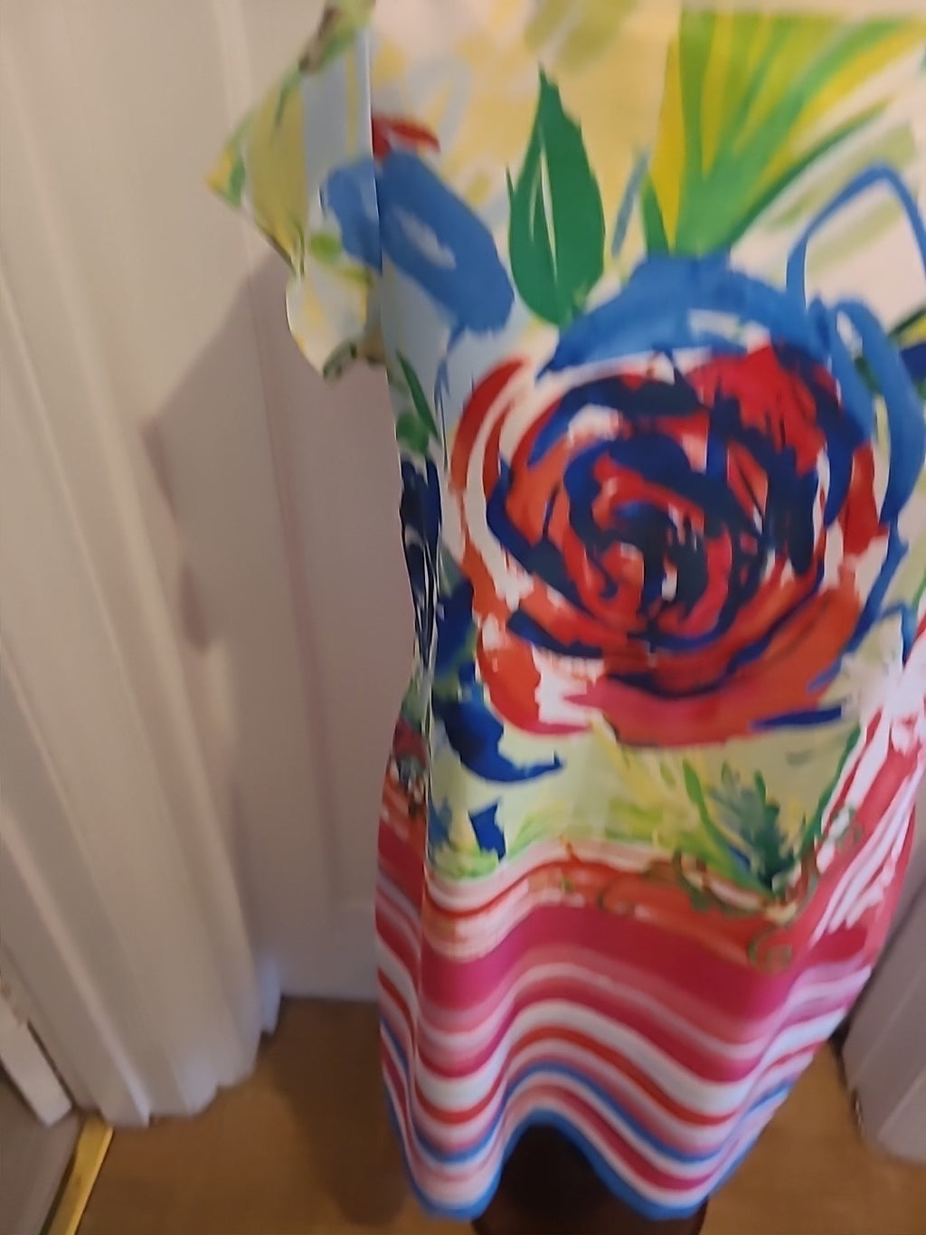 Ladies Signature Size 10 Multi Floral Short Sleeved Dress