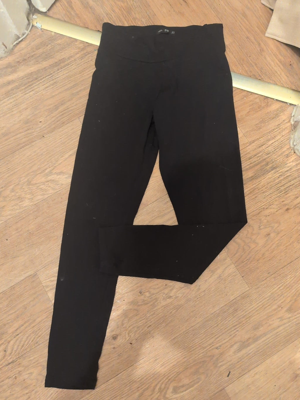 F&F 12 Black Capri Leggings
