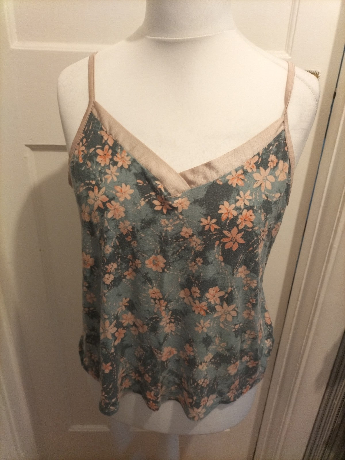 Ladies Primark Size 6-8 Green Floral Pyjama Set