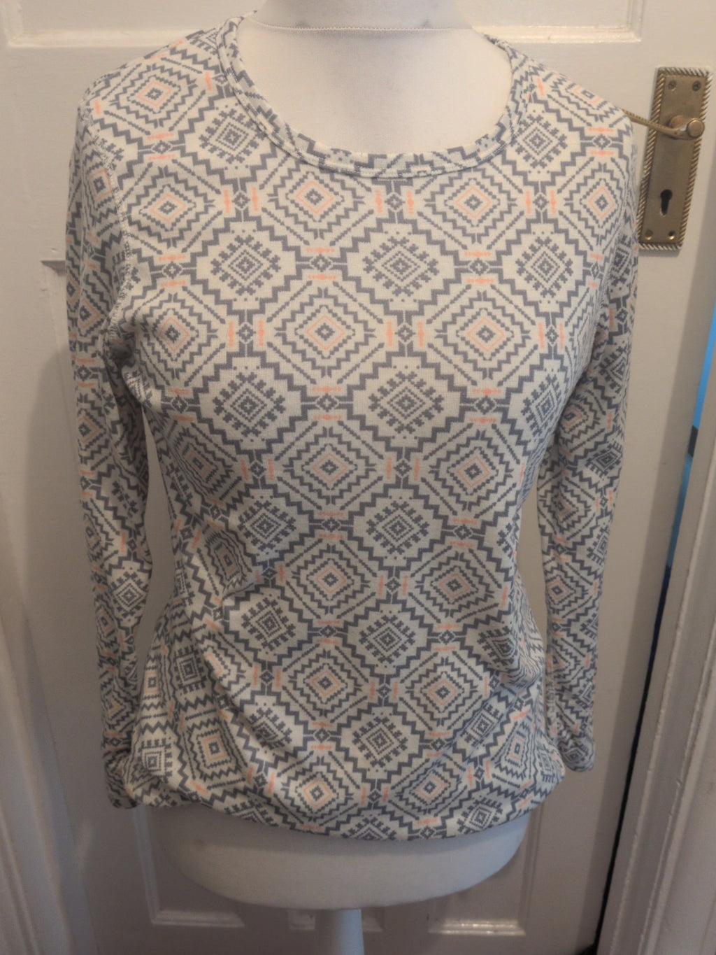 Crivit 18-20 Grey Patterned Long Sleeved T-shirt